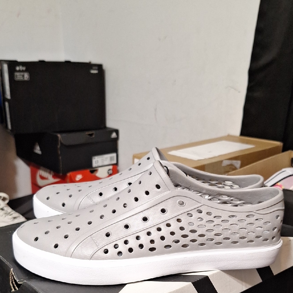 London Fog Gray Slip-On Shoes